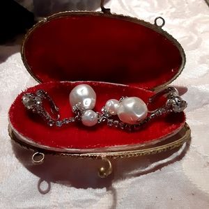 Pearl  Earings with oyster  shell case